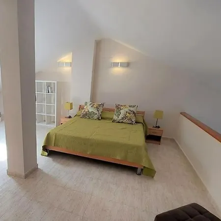 Apartment Neu Mit Pool 1 Min Zu Fuss Zum Strand